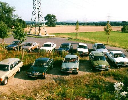 Unsere Fahrzeuge parken bei Simona und Frank