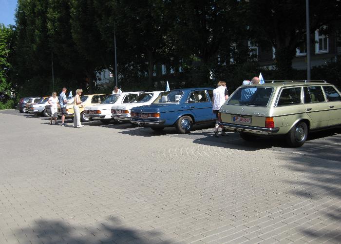 ...alles aufsitzen, es geht los...