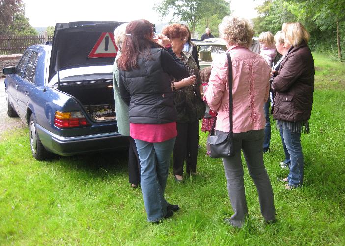 Sekttriken der Damen bei einer Au�entemperatur im Juli von 13,5 �C