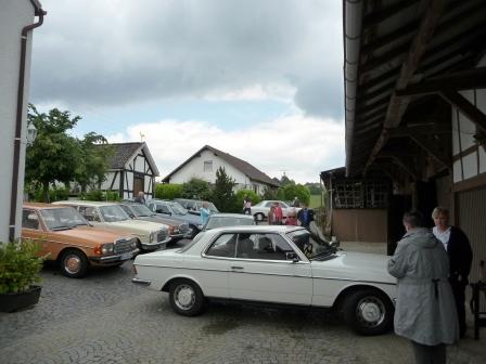 Vor dem Heimatmuseum Sch�nenberg