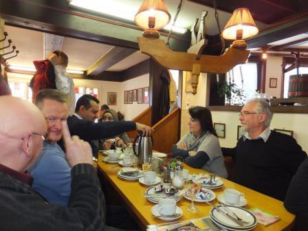 Obligatorisches Fr�hst�ck