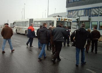 Zur Rundfahrt mit dem Shuttle-Bus