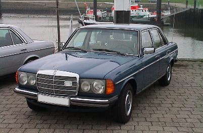 200, 109 PS, Bj 3/82, hansablau 940, Ausstattung: creme 